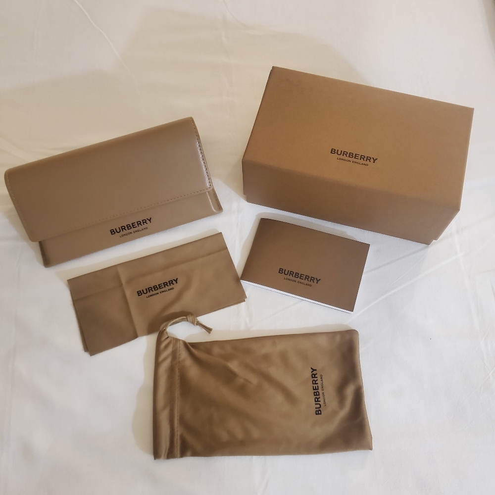 Burberry LARGE B LOGO Oversized Tortoise Shell Sunglasses- Full Inclusion - Picture 15 of 16
